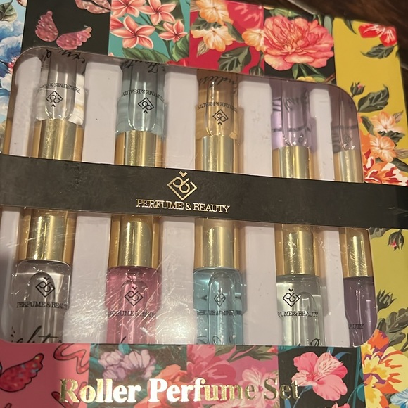 Roller perfumes NIB - Picture 4 of 6